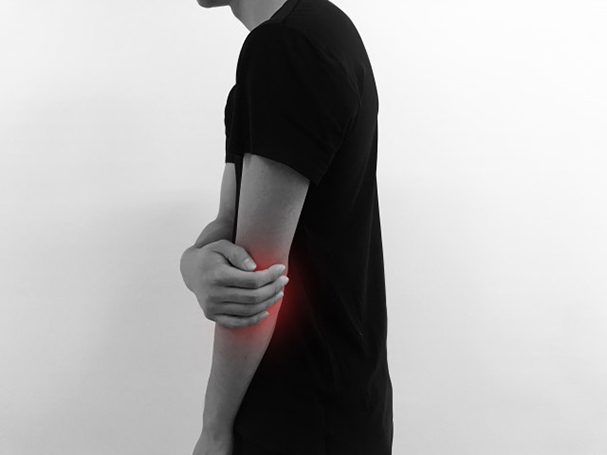 肘の痛みがどこに行っても良くならない野球肩・野球肘。ONO整骨院にお任せください。